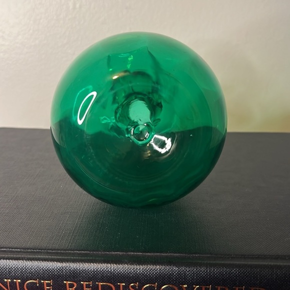 Bischoff Glass Hand Blown Vintage Green Ruffle Top Bud Vase w Decorative Ring - Picture 6 of 7